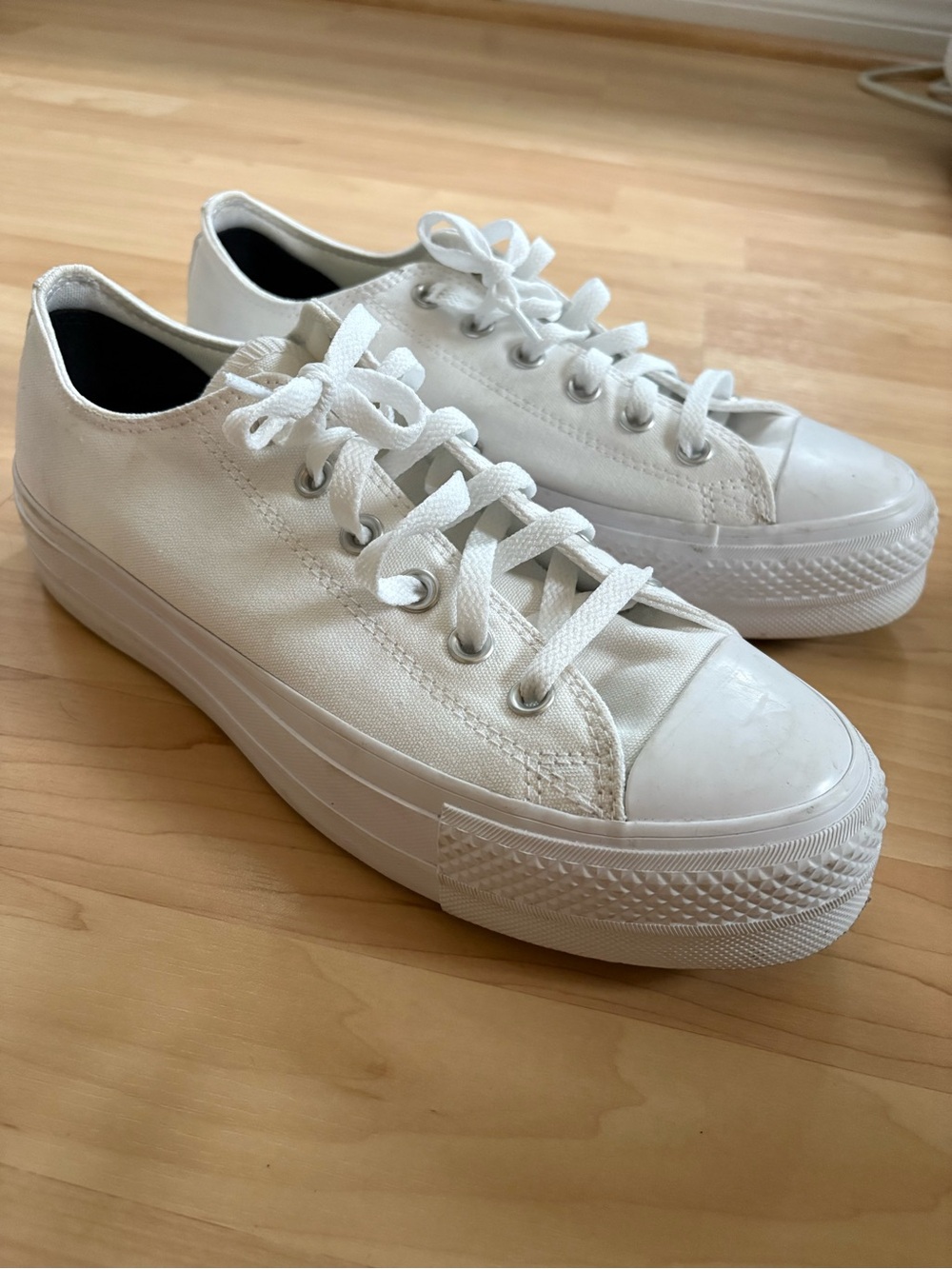 Converse White Canvas Low-Top Platform Sneakers